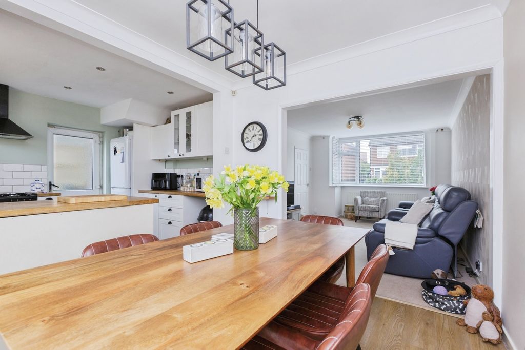 Property photo 3 of 17 Kitchen Diner