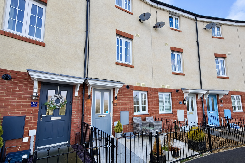 Property photo 1 of 18