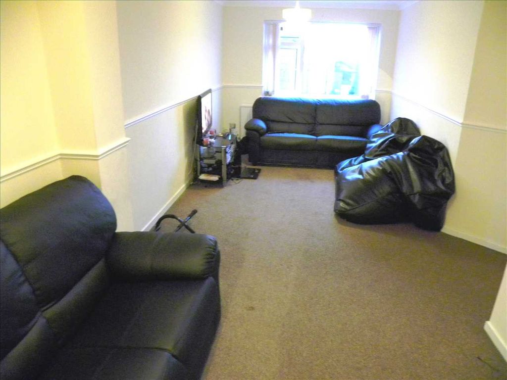 Property photo 2 of 4 Lounge