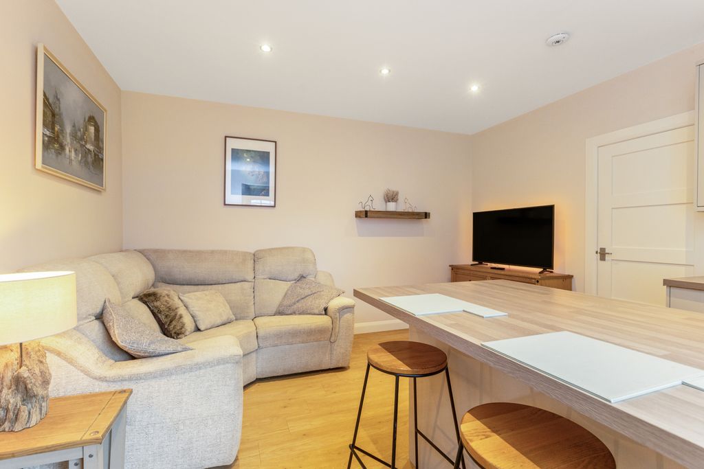 Property photo 2 of 14 Property Image 2