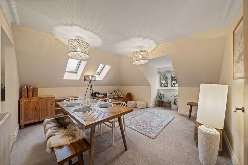 Property photo 3 of 12 Photo 8