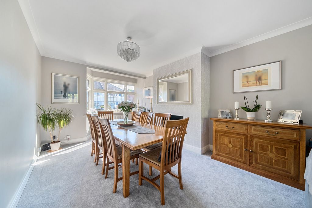 Property photo 3 of 21 1311038-1-6851Bca...