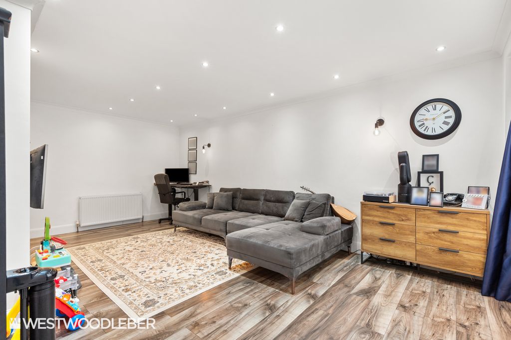 Property photo 3 of 14 Riveravenue_5