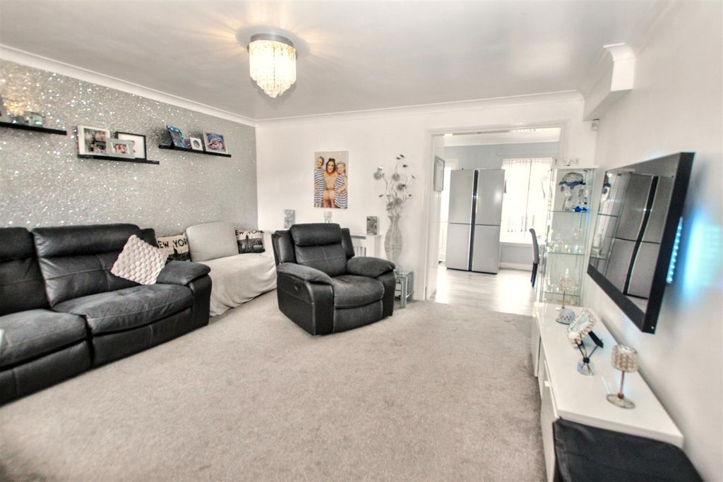 Property photo 3 of 18 3.Jpg