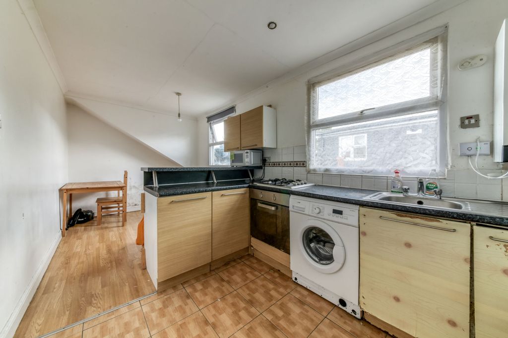 Property photo 2 of 5