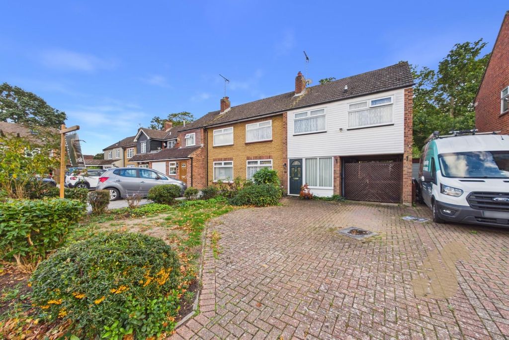 Property photo 1 of 32 Cam01254G0-Pr0527-Still034.Jpg