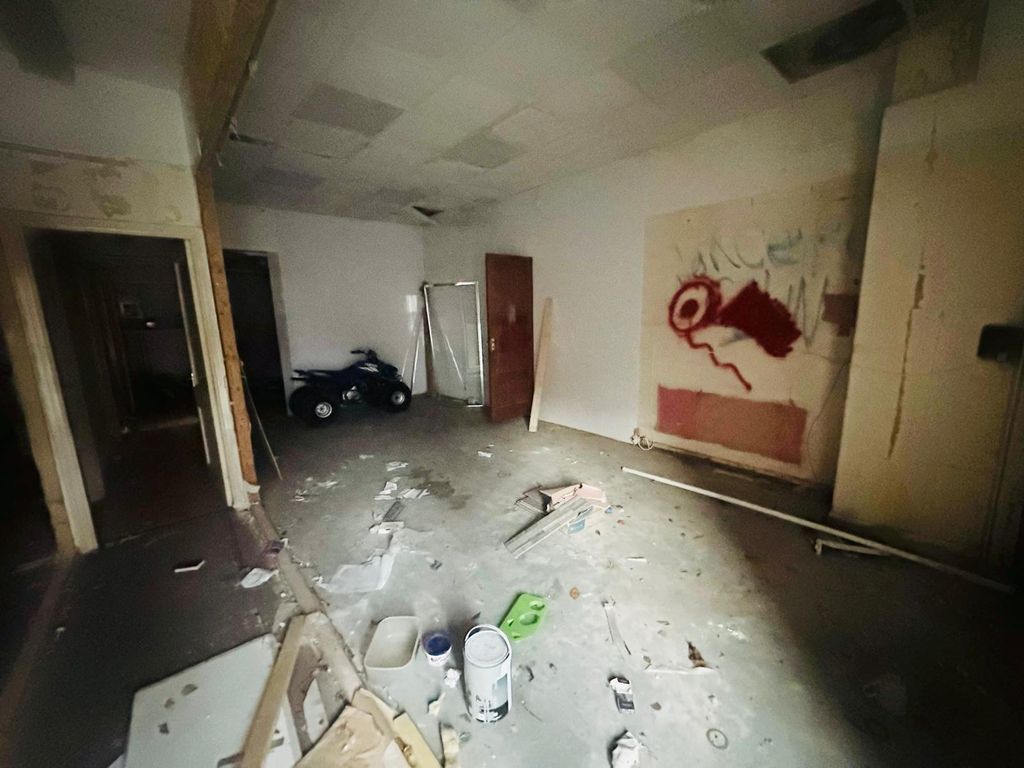 Property photo 2 of 5 Gallery