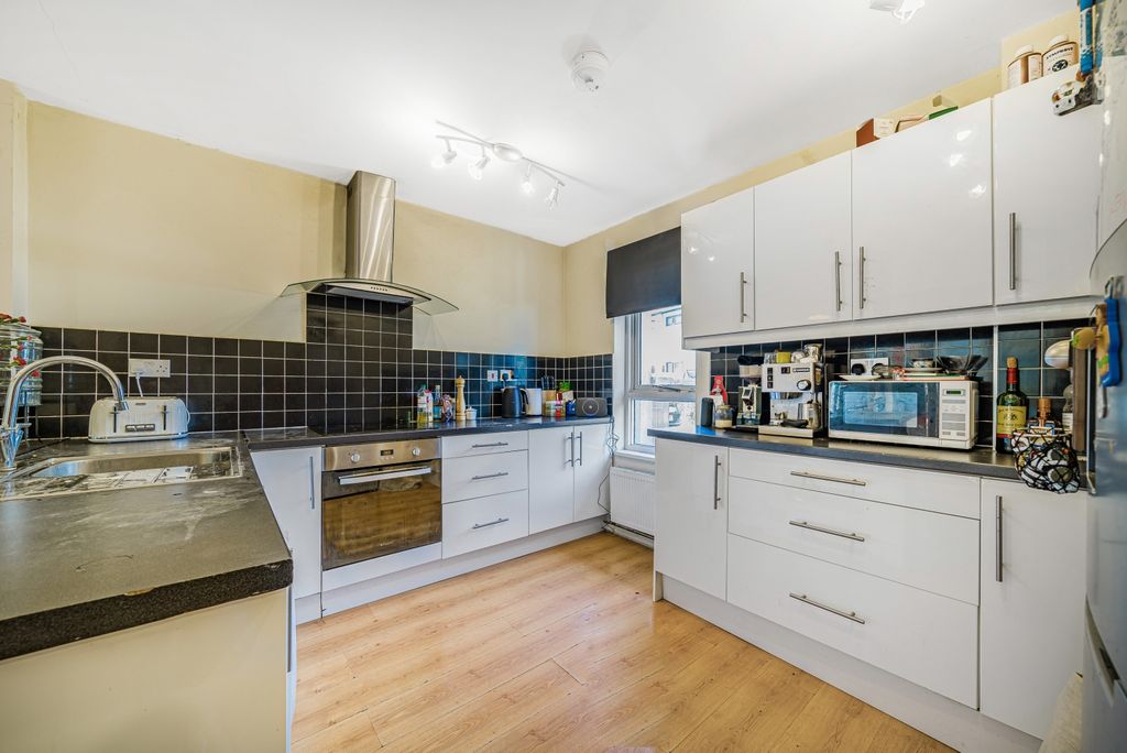 Property photo 3 of 13 Kitchen