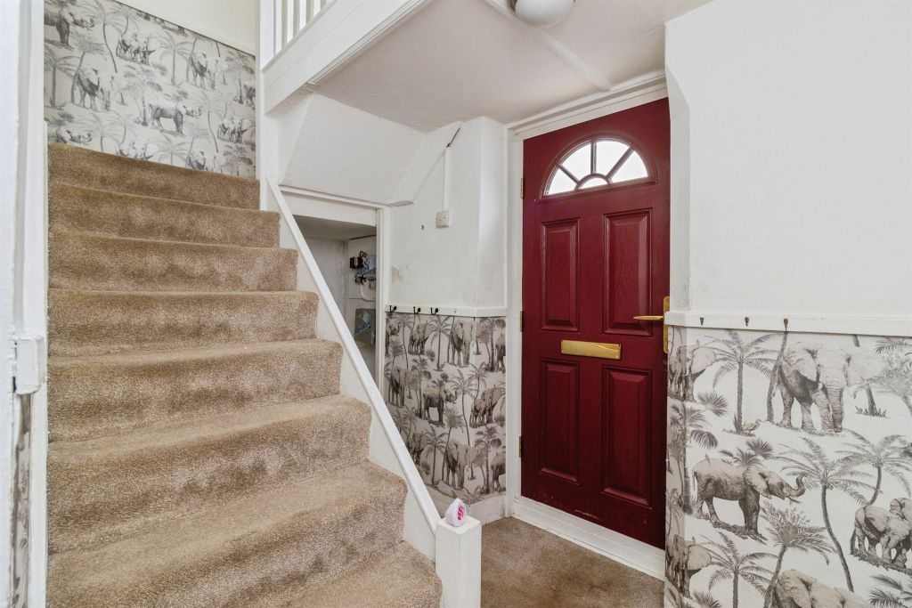 Property photo 2 of 32