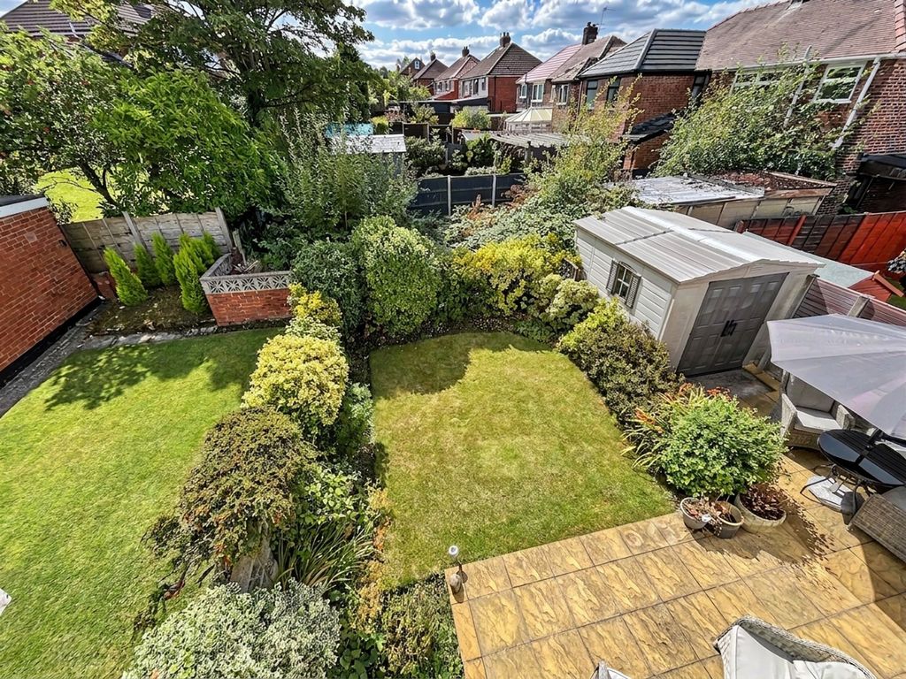 Property photo 2 of 25