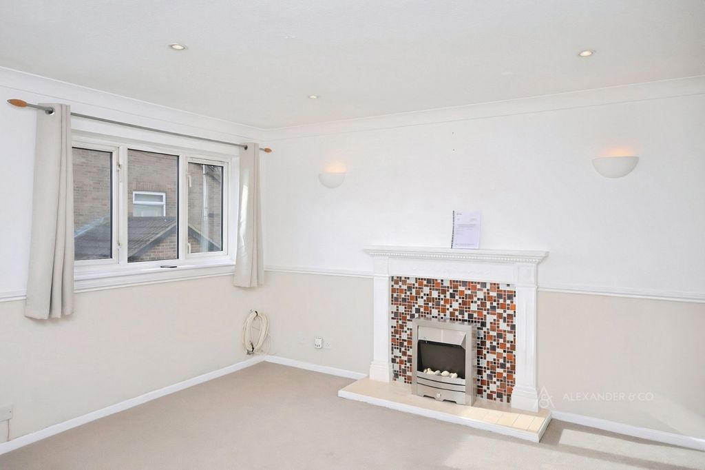 Property photo 3 of 7 Pbox-Img.Jpg