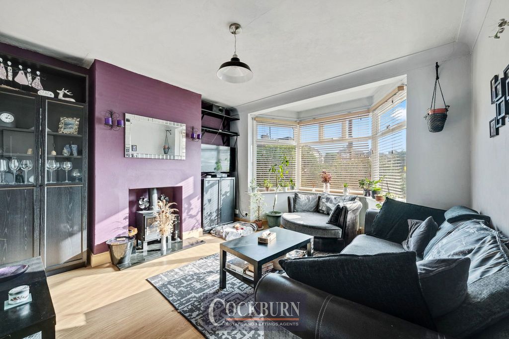 Property photo 2 of 20