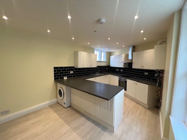 Property photo 2 of 8 Kitchen