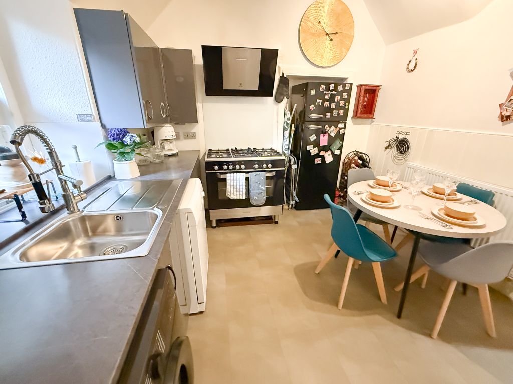 Property photo 2 of 27