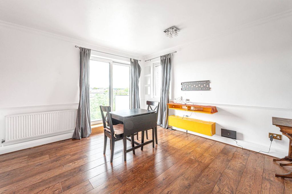 Property photo 2 of 7