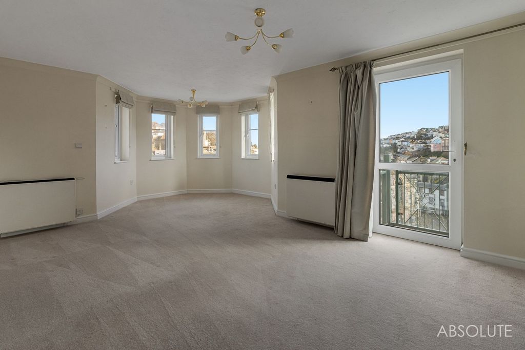 Property photo 3 of 19