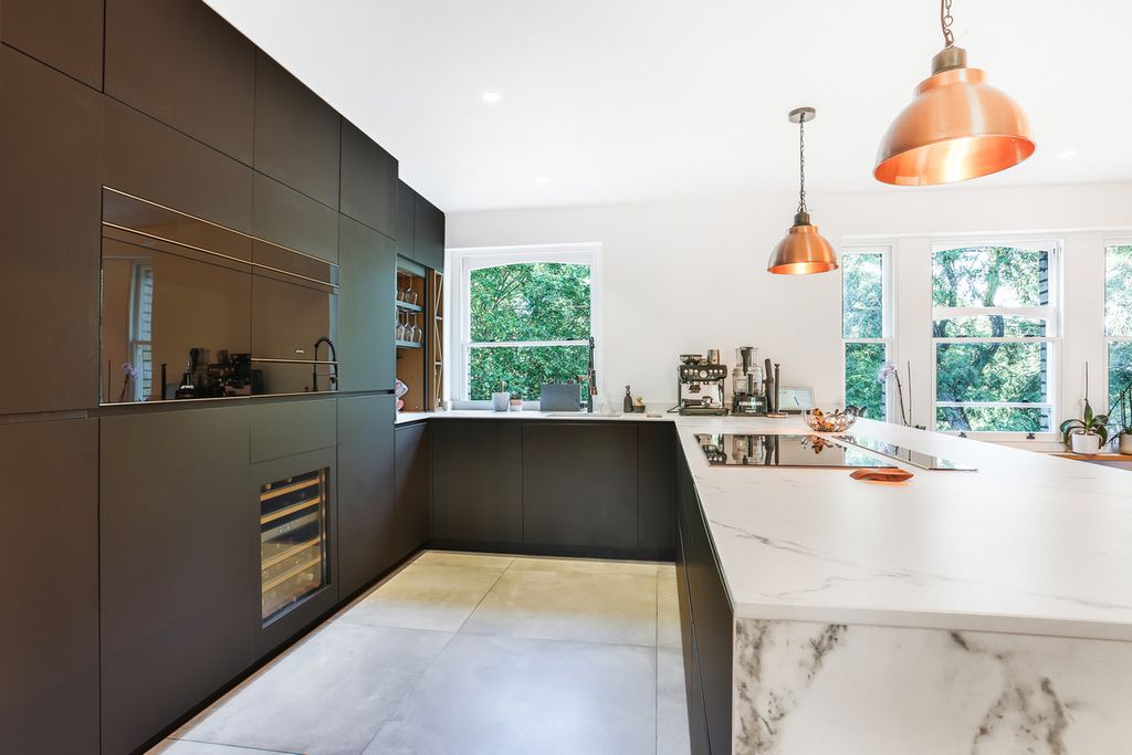 Property photo 3 of 47