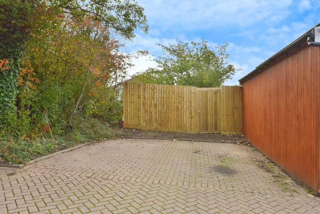 Property photo 3 of 17 Photo