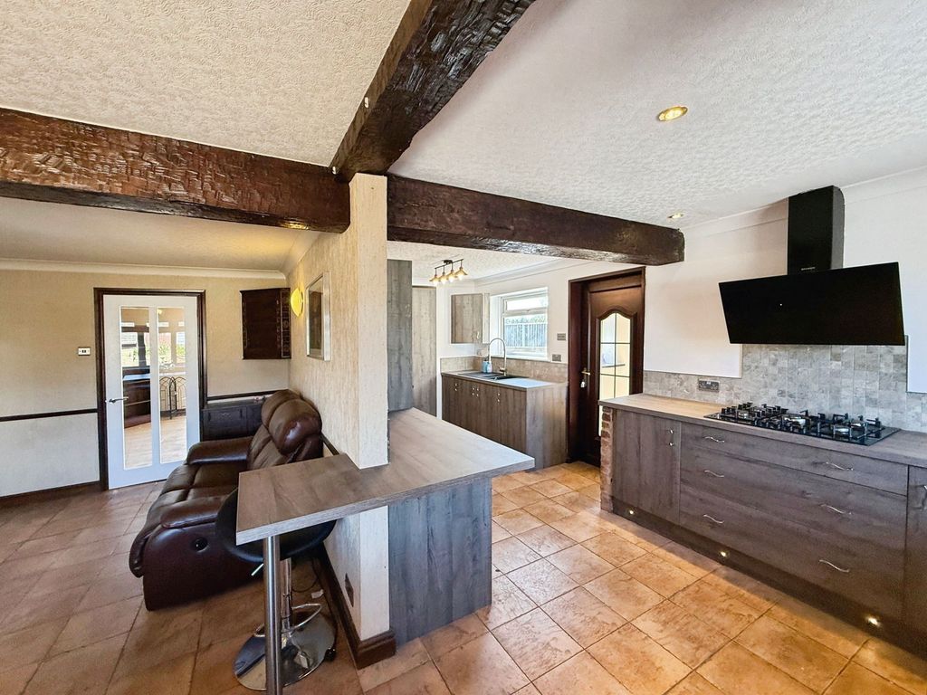 Property photo 3 of 32