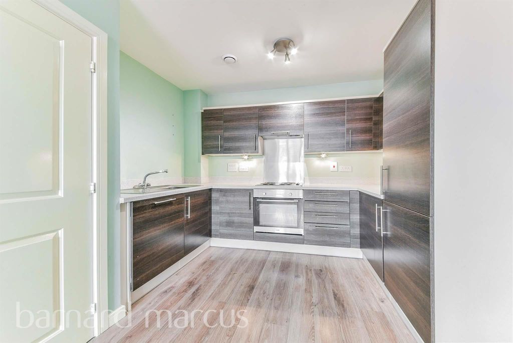 Property photo 3 of 6 Kitchen