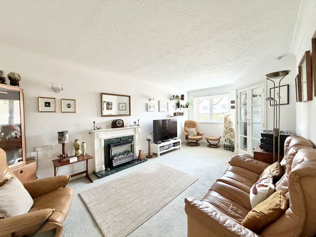 Property photo 2 of 14