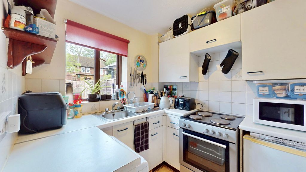 Property photo 3 of 12