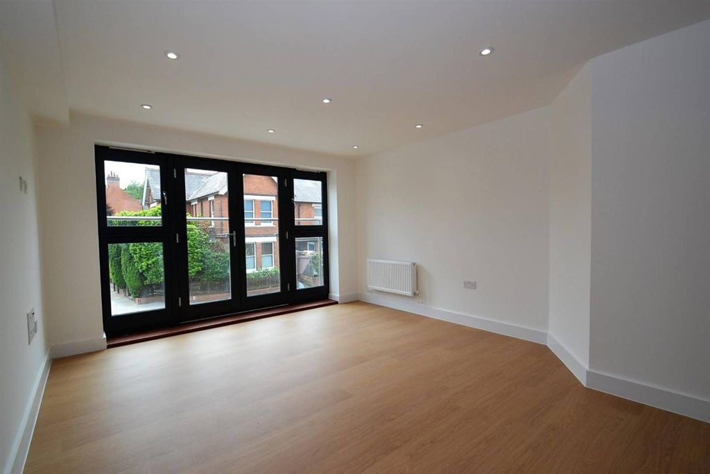 Property photo 2 of 9 Photo