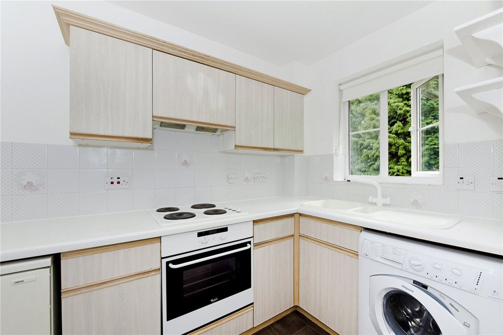 Property photo 3 of 6 Kitchen