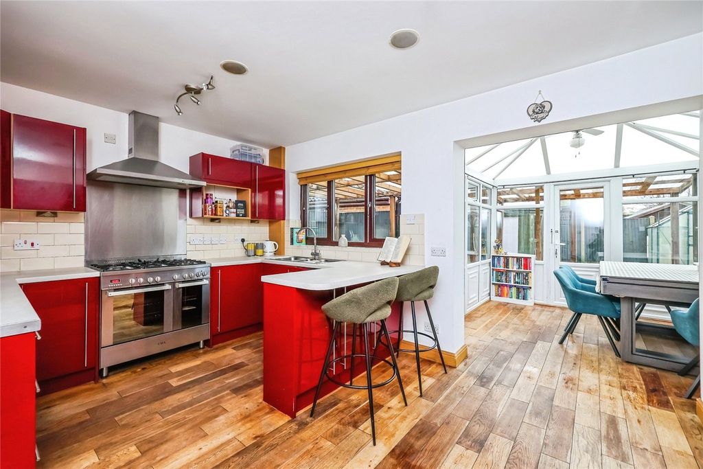 Property photo 3 of 22 Picture No. 11