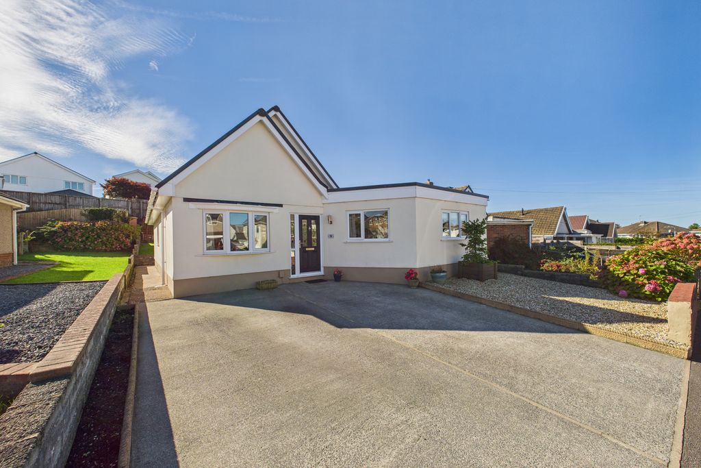 Property photo 1 of 27