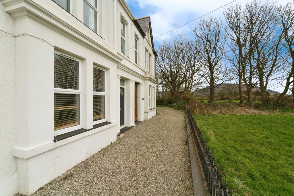 Property photo 3 of 27 Photo