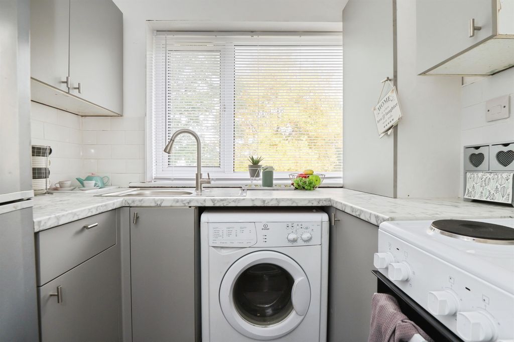 Property photo 3 of 19