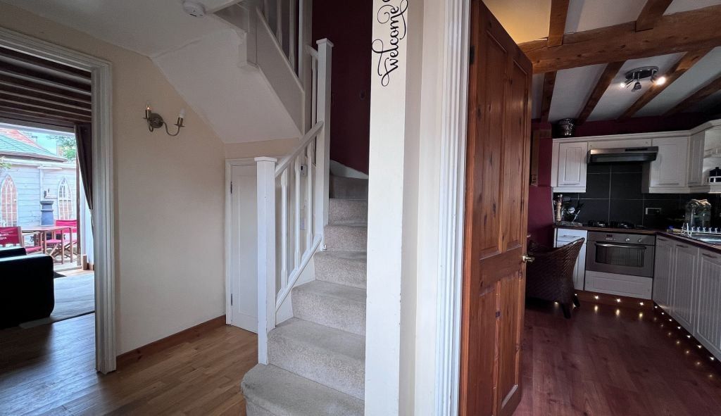 Property photo 2 of 8