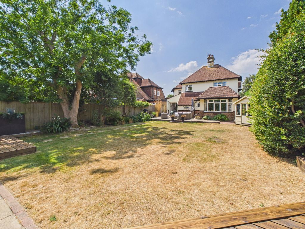 Property photo 2 of 27
