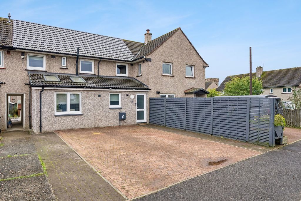 Property photo 1 of 27 Picture No. 04