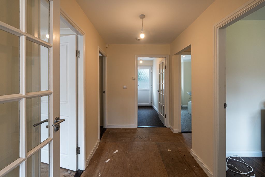 Property photo 2 of 36