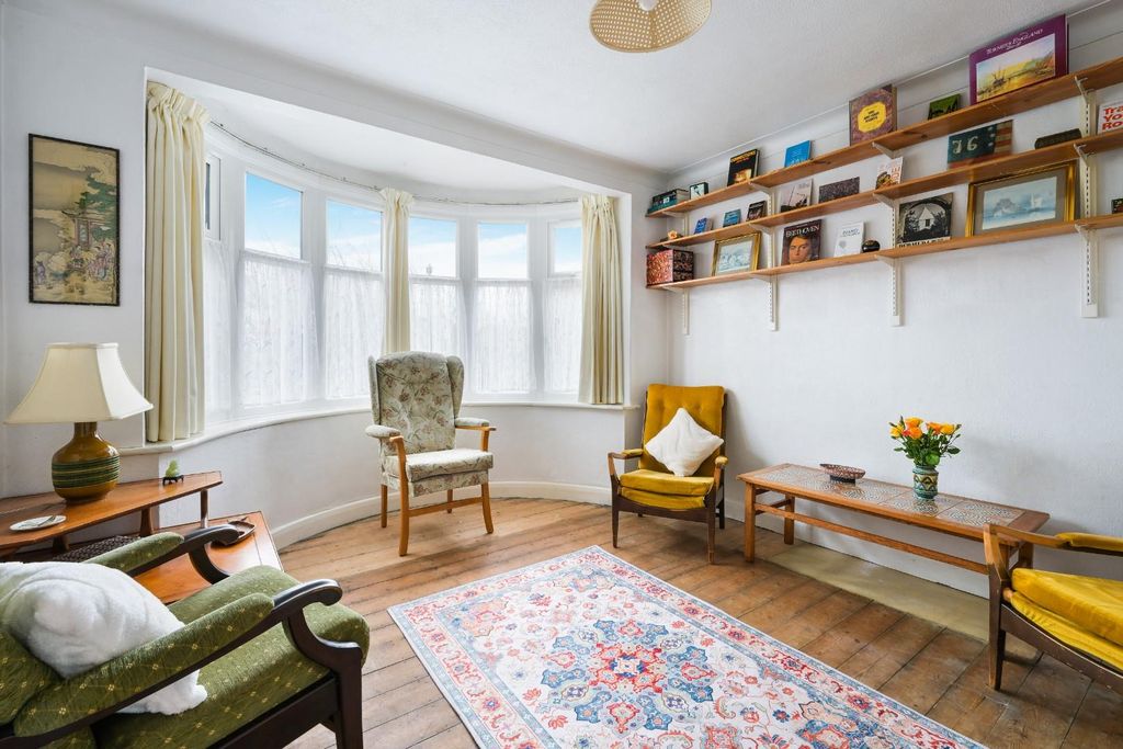 Property photo 2 of 17 Sparrow Farm Road,  (6).Jpg