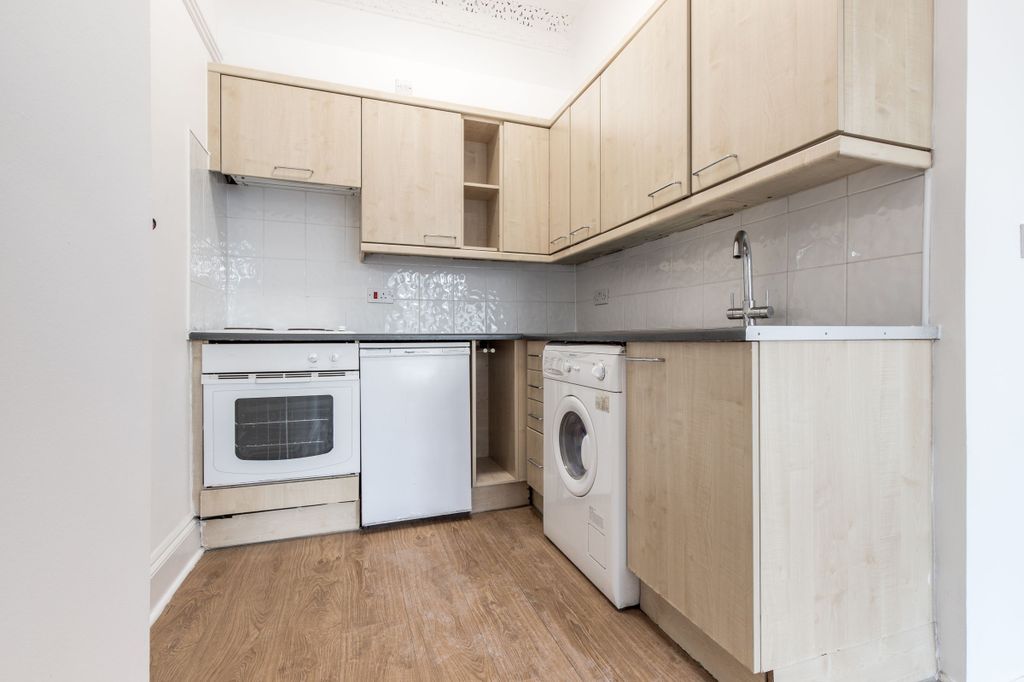 Property photo 1 of 10 Living_Room