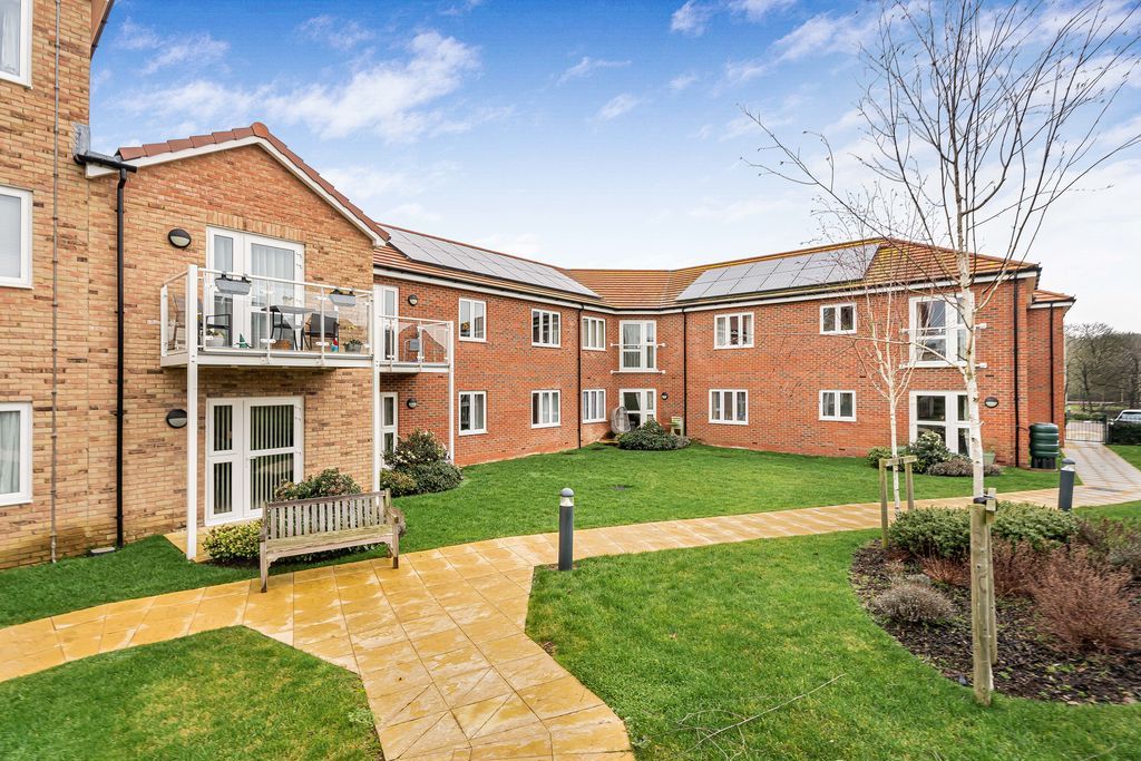 Property photo 1 of 11 Photo 5