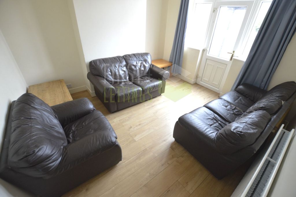 Property photo 2 of 17 Photo 21