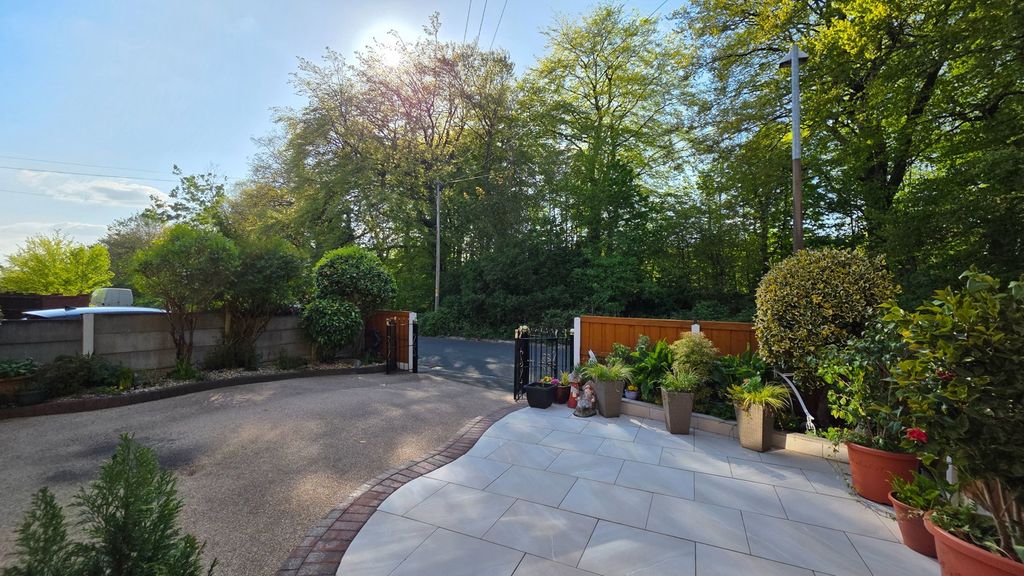 Property photo 3 of 34
