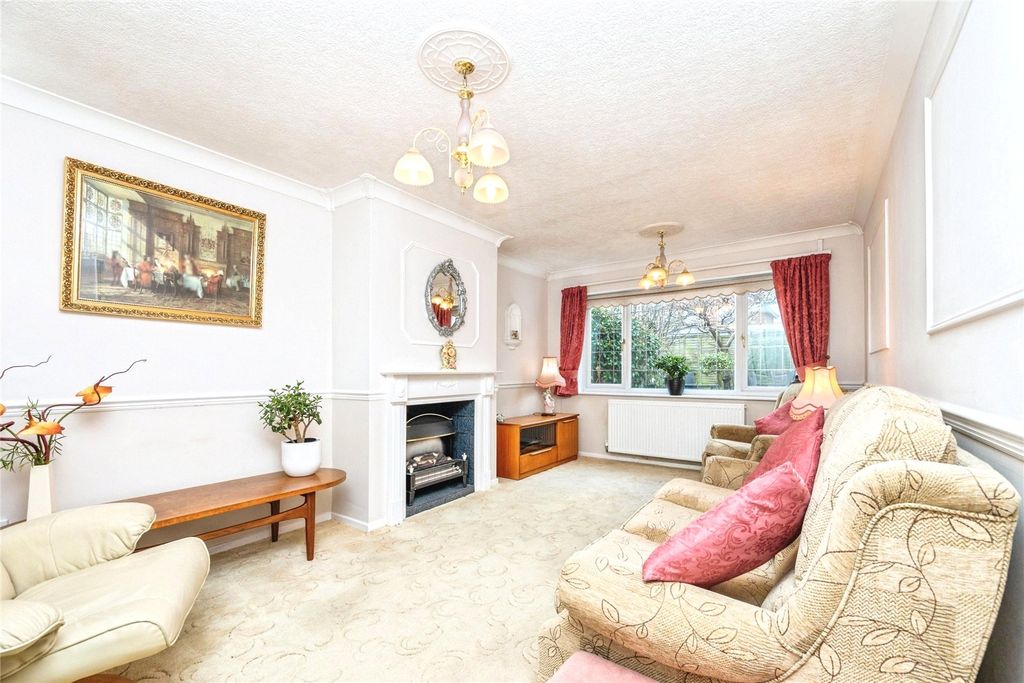 Property photo 2 of 17 Living Room