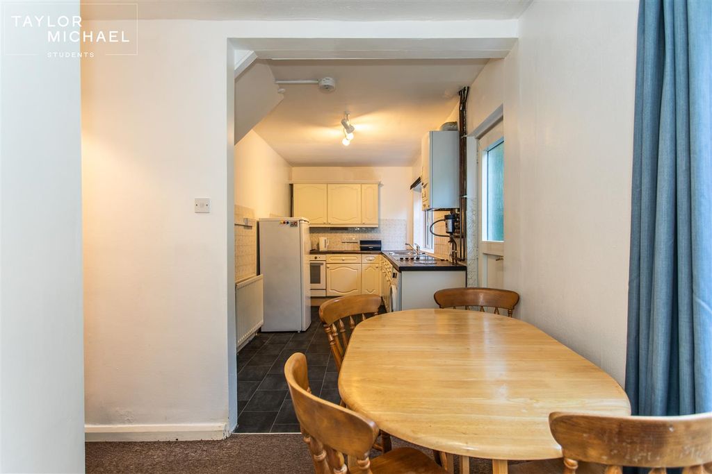 Property photo 3 of 20 Dining Room