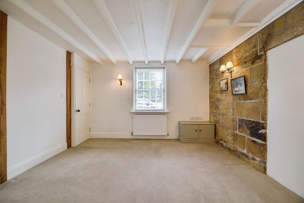 Property photo 3 of 17 Pbox-Img.Jpg