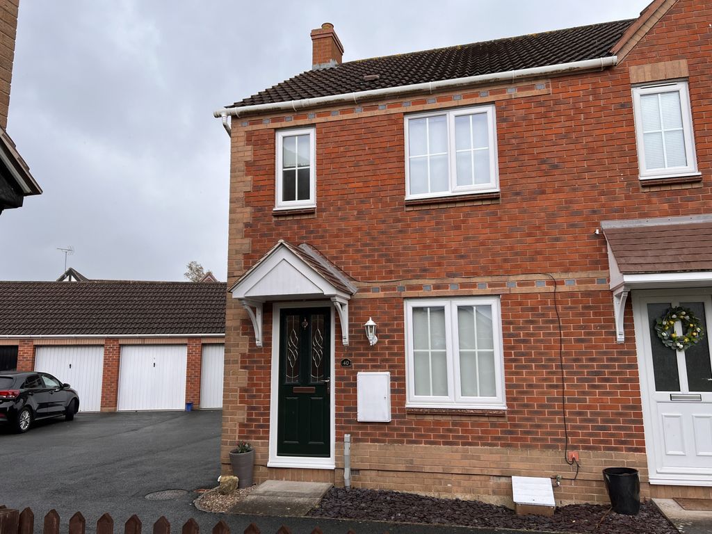 Property photo 1 of 19 2 Bedroom Semi Detached Home For Rent