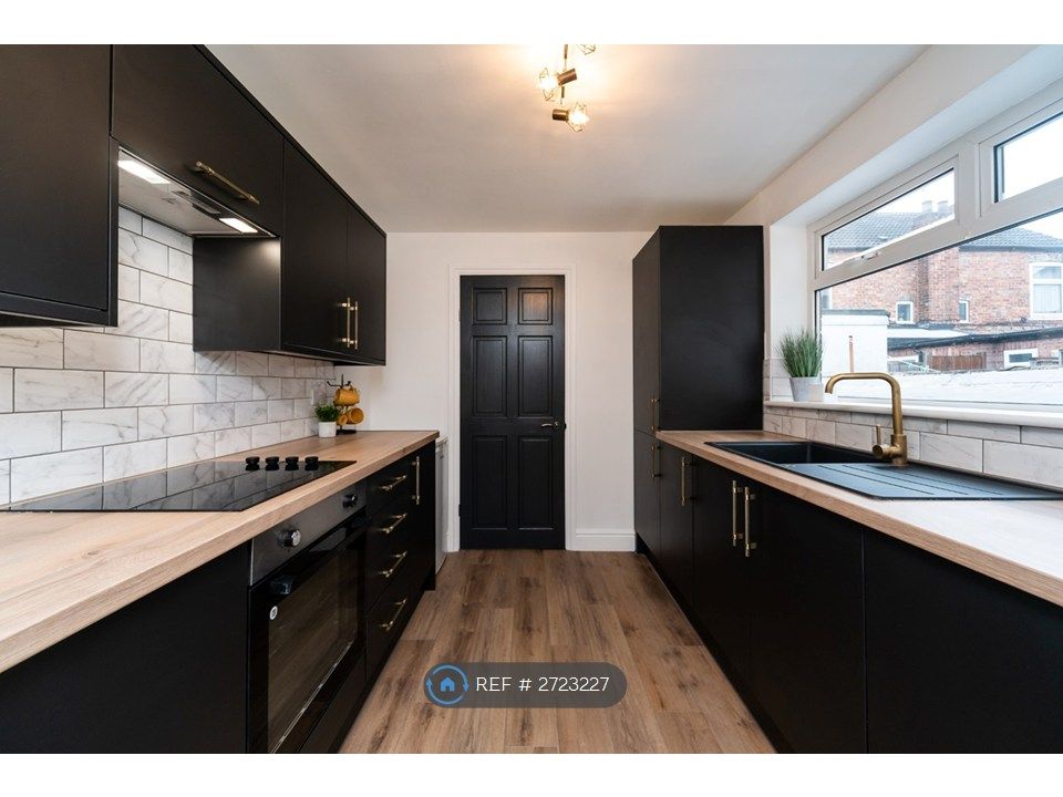 Property photo 2 of 27