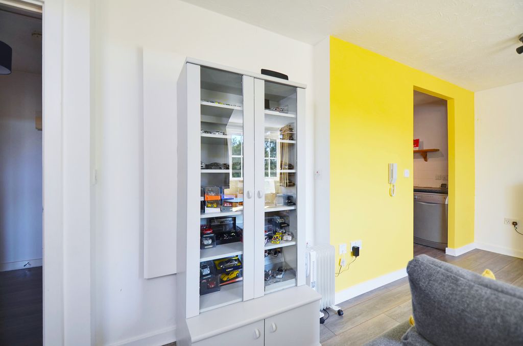Property photo 3 of 16 Lounge Area_Pic_ (2).Jpg