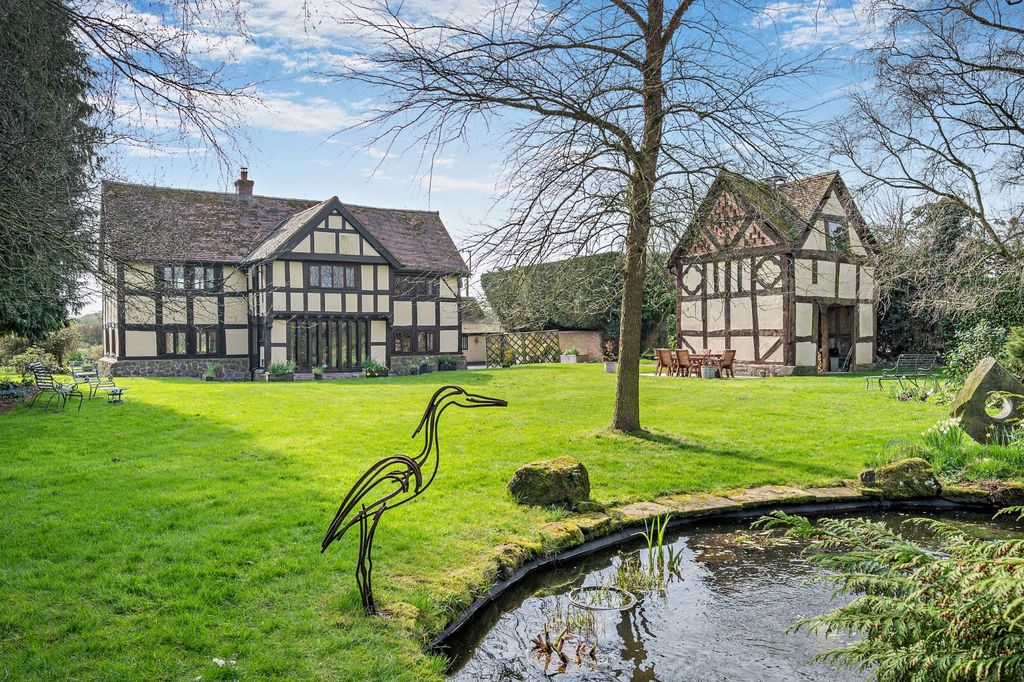 Property photo 2 of 26 Picture No. 11