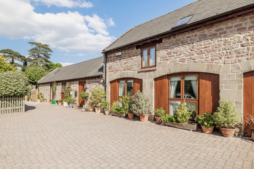 Property photo 1 of 27 Picture No. 97