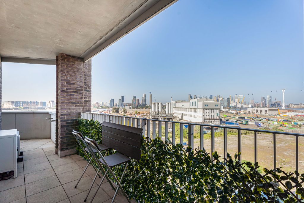 Property photo 1 of 41 Balcony